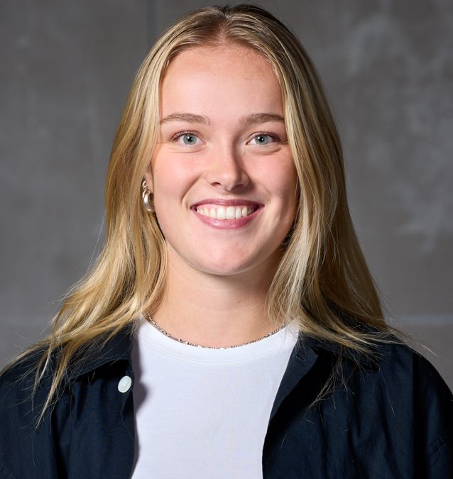 Cecilie Oline F. // 22 år