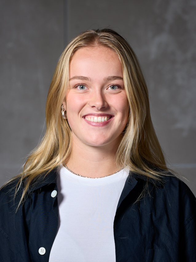 Cecilie Oline F. // 22 år